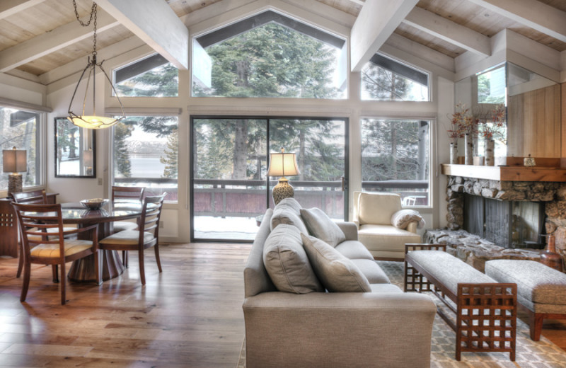 Guest living room at Chinquapin.