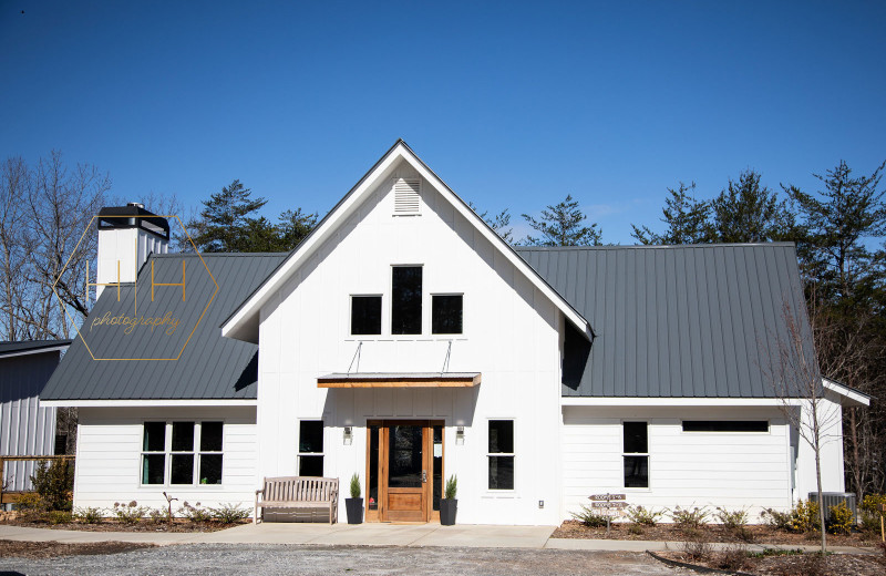 Exterior view of Limelight Inn.