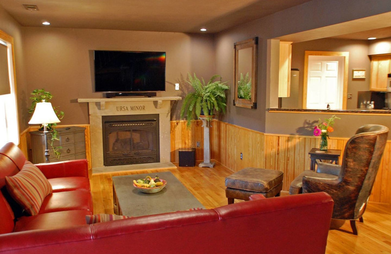 Guest living room at Beaver Lakefront Cabins.