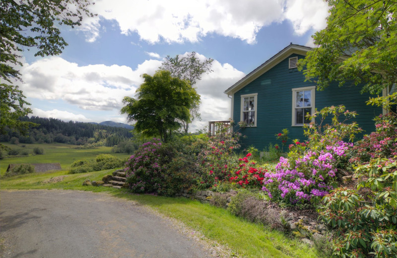 Exterior view of Turtleback Farm Inn.