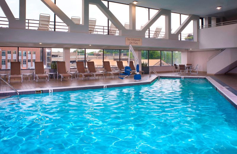 Indoor pool at East Lansing Marriott at University Place.
