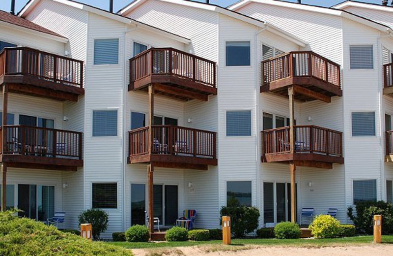The Beach Condominiums HotelResort (Traverse City, MI) Resort