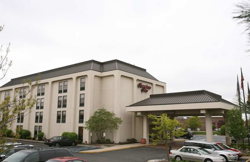 Exterior view of Hampton Inn Detroit-Northville.
