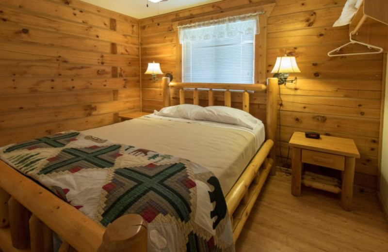 Guest bedroom at Warrens Lodging.