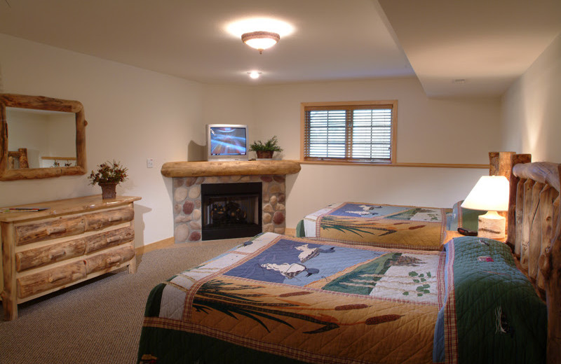 Guest room at Grizzly Jacks Grand Bear Resort.