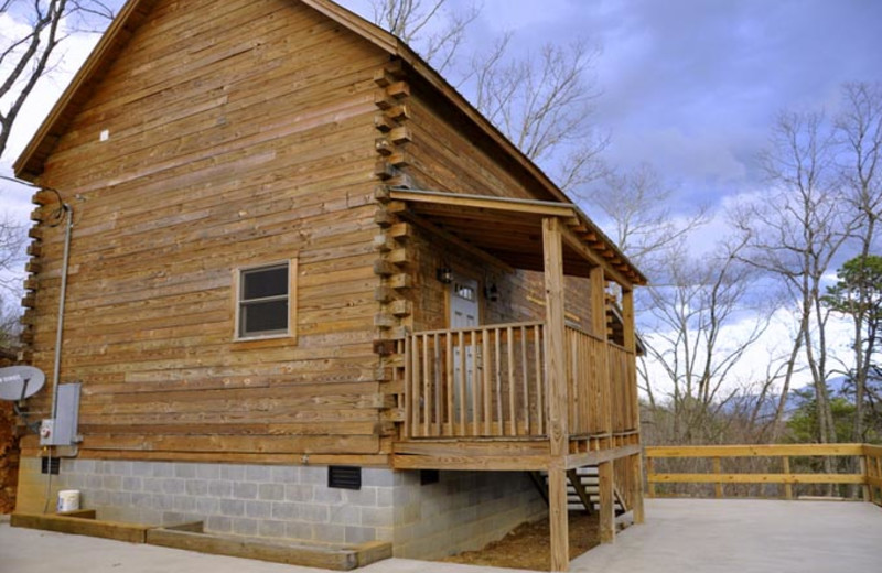 Cabin exterior at Poplar Ridge Log Cabin Rentals.