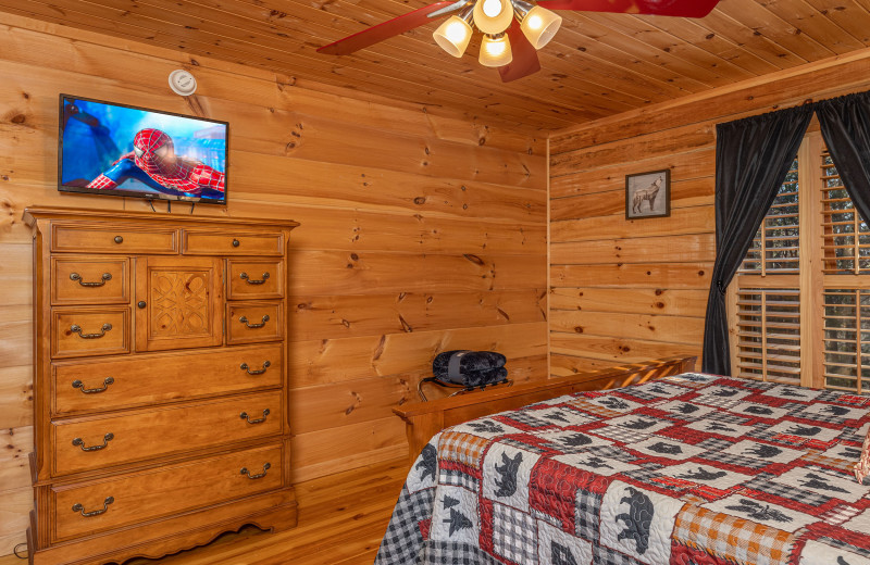 Bedroom at American Patriot Getaways - Wilderness Adventure.