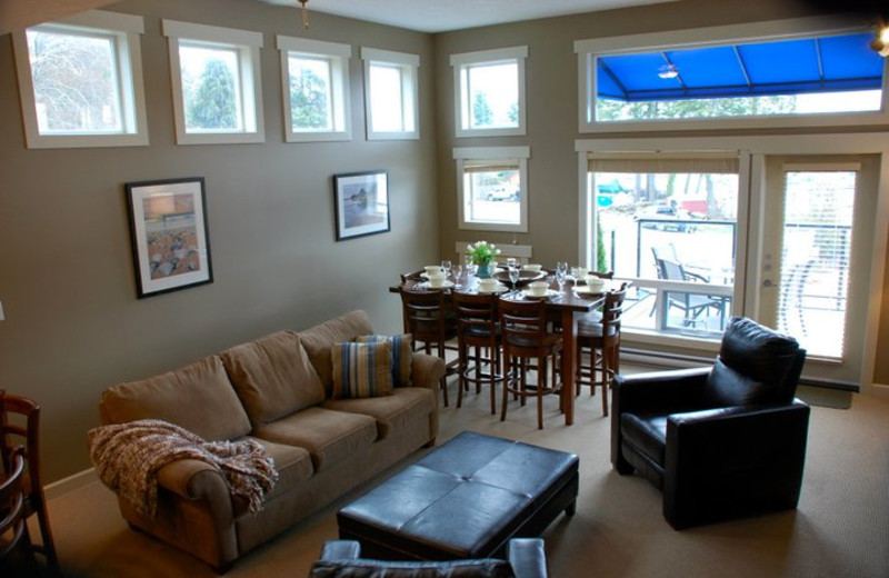 Living room at Sooke Harbour Resort & Marina.