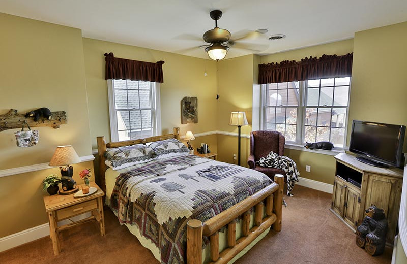 Guest room at House Mountain Inn.