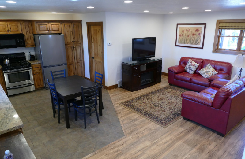 Guest room at Stone Canyon Inn.