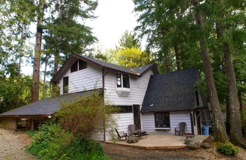 Cottage exterior at Hood Canal Cottages.