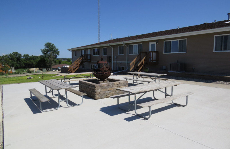 Exterior view of Lakeview Lodge.