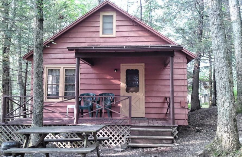 Cottage exterior at Lakeside Country Cottages.