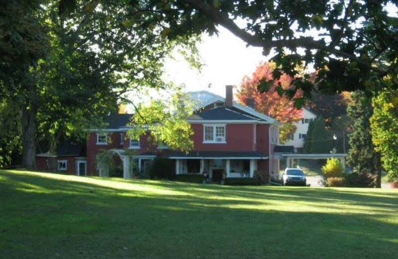 Exterior view of Plantation Bed & Breakfast.