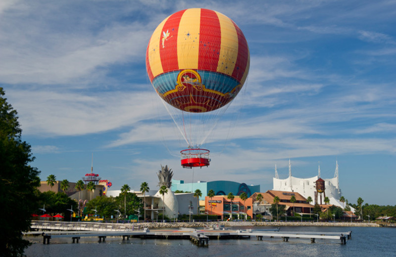 Air balloon rides near Westgate Lakes Resort & Spa.