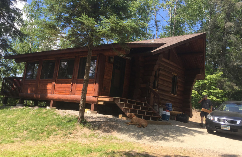 Cabin exterior at Buckhorn on Caribou Lake.