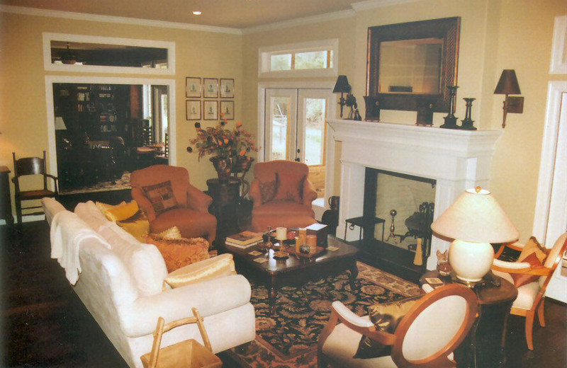 Interior of 1863 Farmers Road Bed & Breakfast Inn.