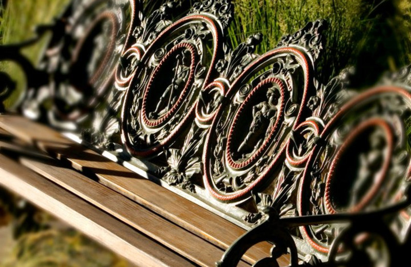 Bench at La Posada de Santa Fe Resort & Spa.