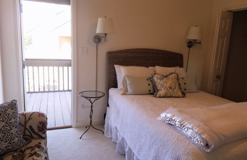 Guest bedroom at Mariners Landing.