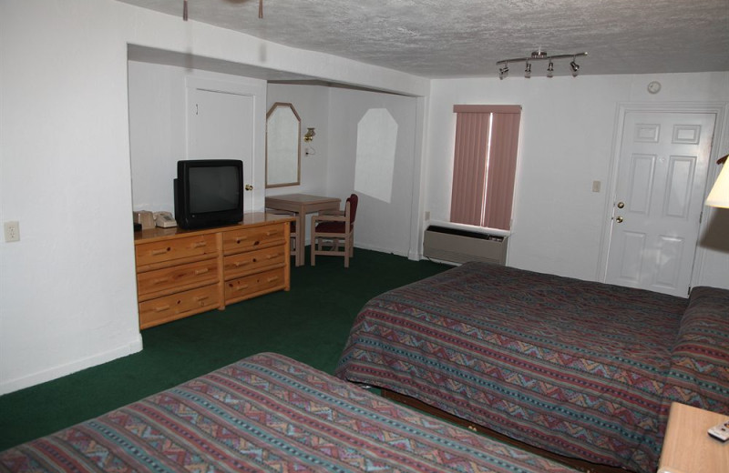 Guest room at Marianna Inn.