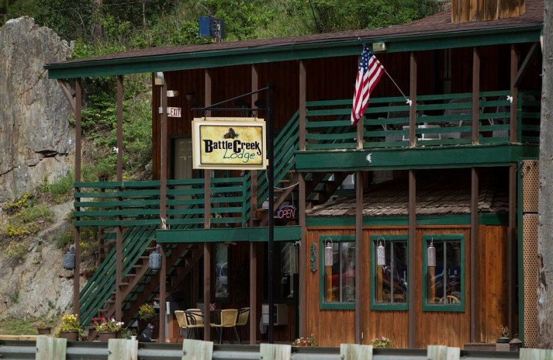 Exterior view of Battle Creek Lodge.