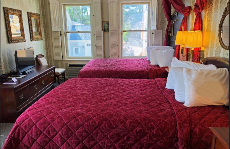 Guest room at Murray Hotel 