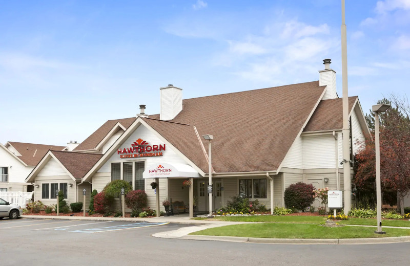 Exterior view of Hawthorn Suites of Troy.