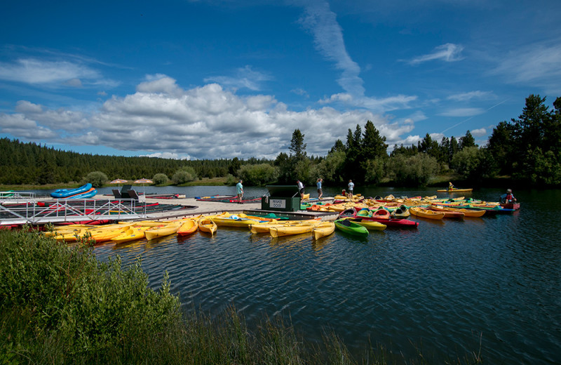 The Sunriver Marina offers rafts, kayaks, canoes, tubes and stand-up paddle boards to rent.