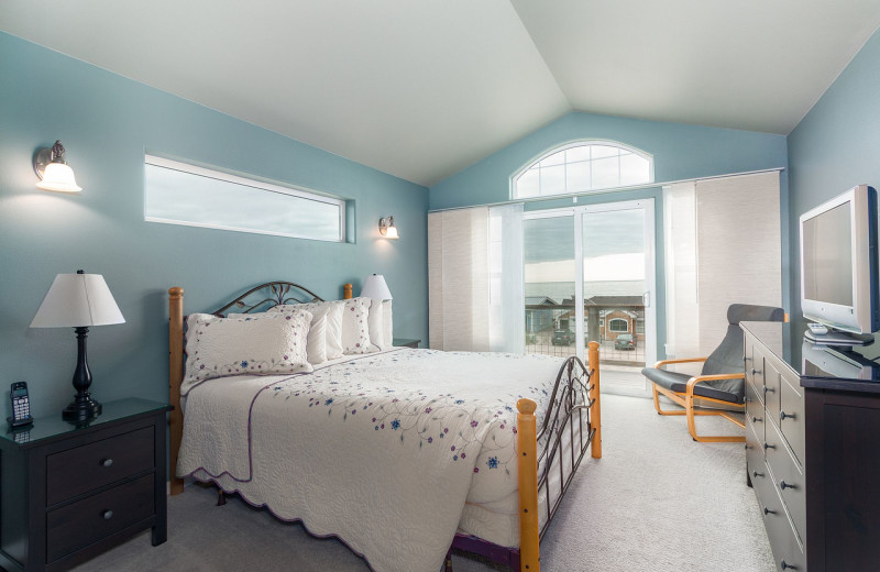 Rental bedroom at Kiwanda Coastal Properties.