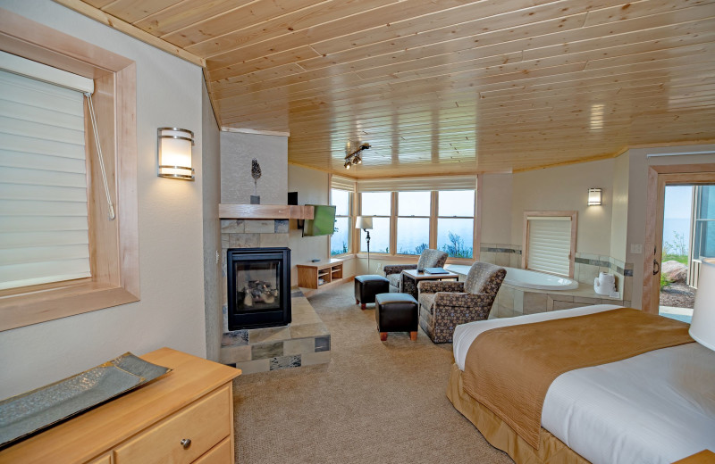 Guest room at Surfside on Lake Superior.