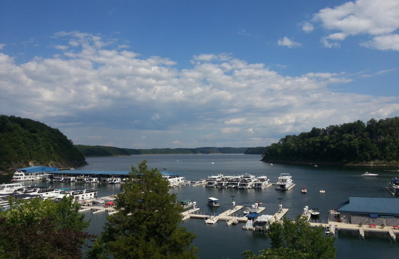 Exterior view of Jamestown Resort and Marina.