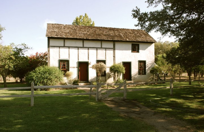 House exterior at Settlers Crossing.