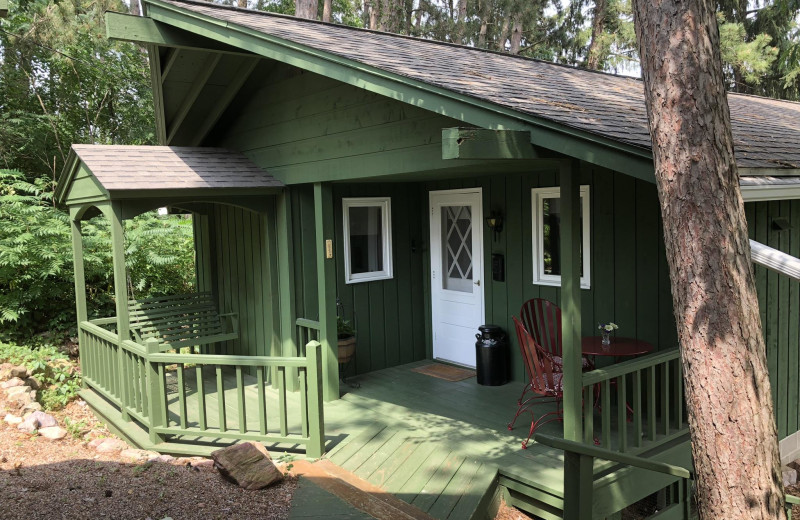 Guest cottage at Pinehaven Bed 