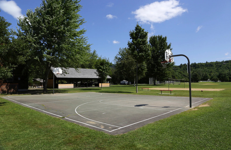 Basketball court at Yogi Bear's Jellystone Park™ Camp-Resort Glen Ellis.