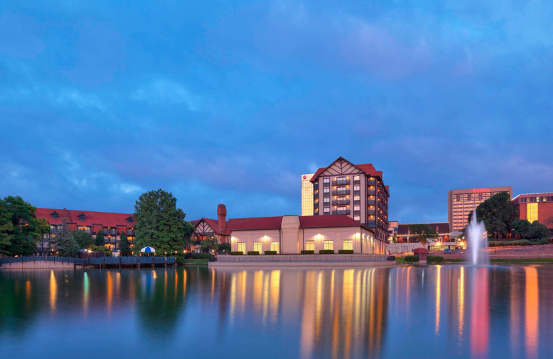 Exterior view of Sheraton Westport Chalet Hotel St. Louis.