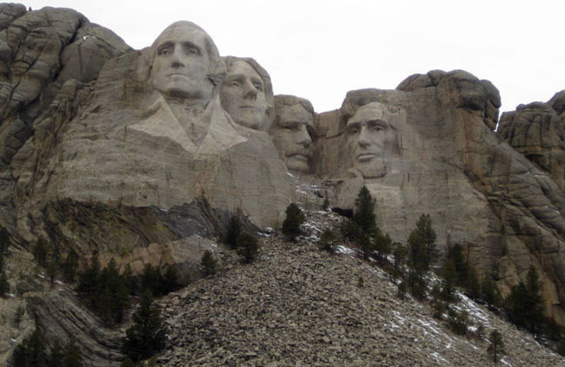 Mount Rushmore near Summer Creek Inn & Spa.