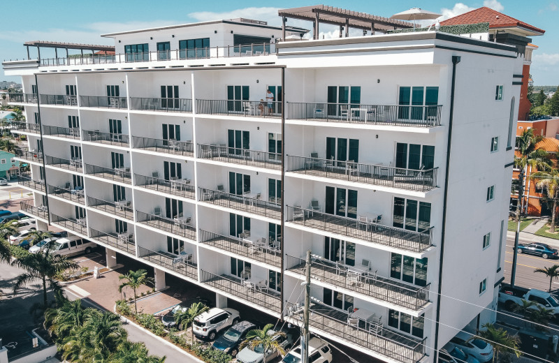 Exterior view of Barefoot Beach Hotel.