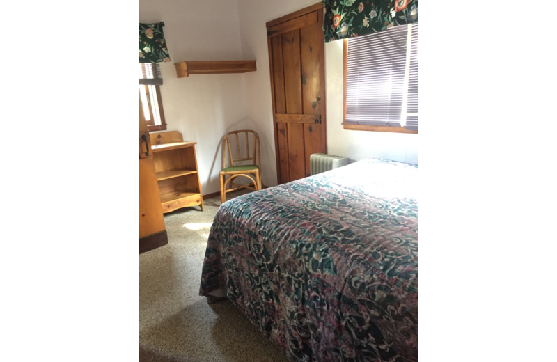 Cabin bedroom at Lake Elowin Resort.