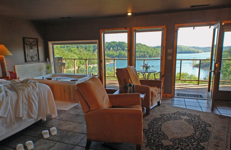 Guest bedroom at Beaver Lakefront Cabins.