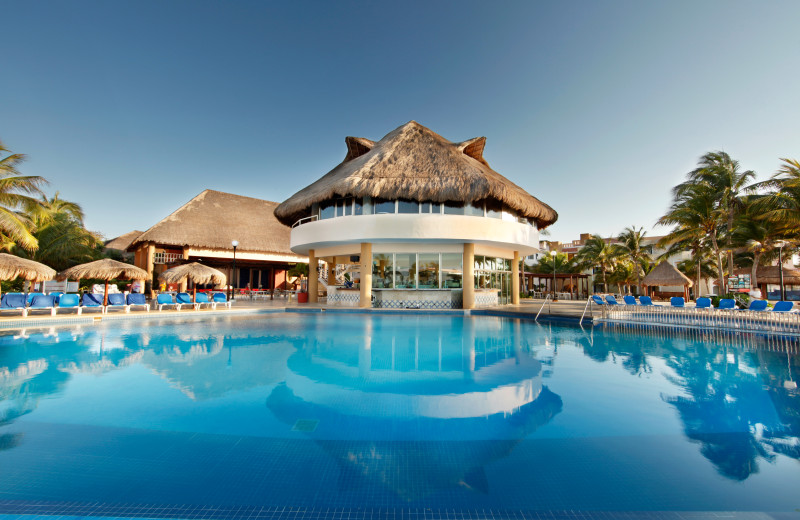 Outdoor pool at Viva Wyndham Maya.