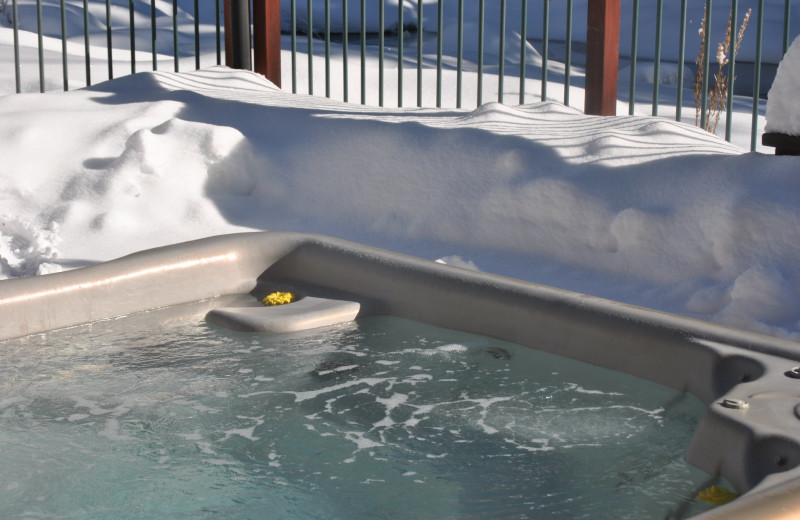 Hot tub at O-Bar-O Cabins.