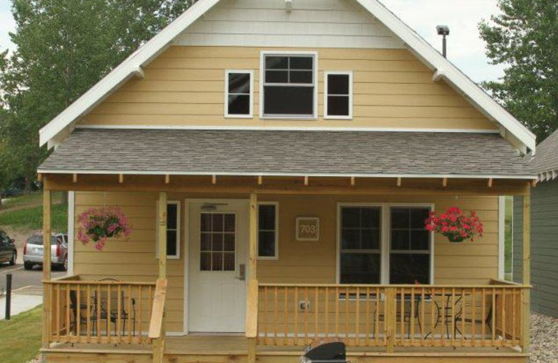 Exterior view of cottage at Arrowwood Resort.