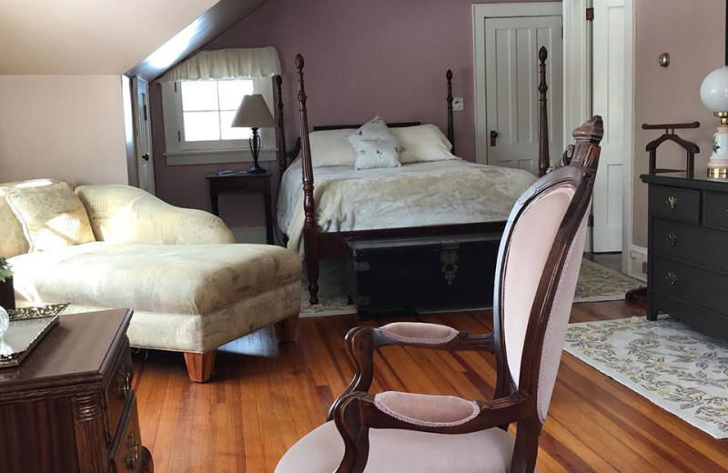 Guest room at  The Golden Maple Tree Inn.