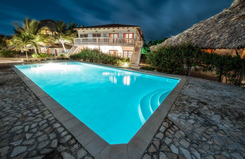 Outdoor pool at Jaguar Reef Lodge.