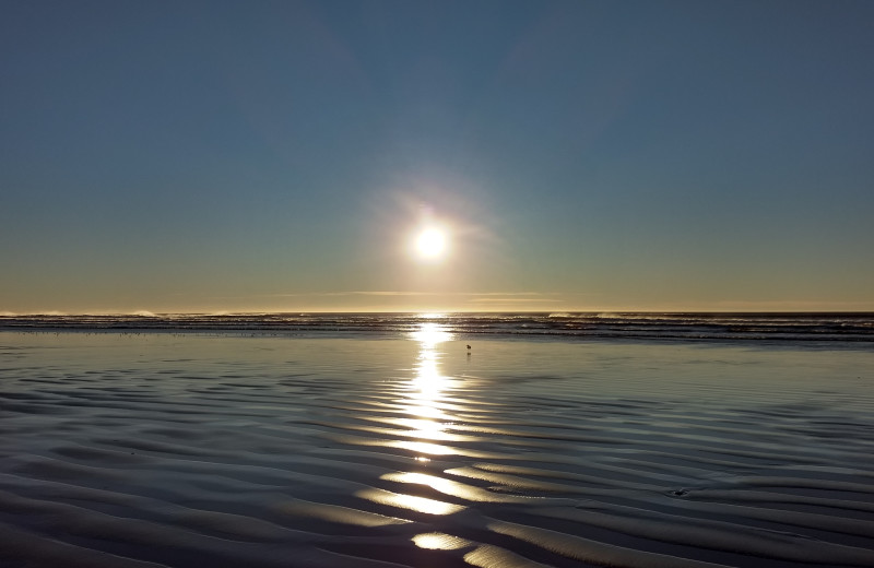 Beach sunset at Beachwood Resort Condos.