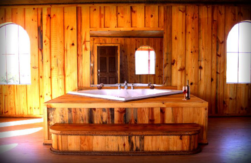 Jacuzzi cabin at Diamonds Old West Cabins.