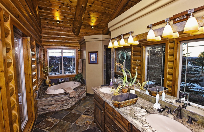 Bathroom at Bryce Canyon Estate.
