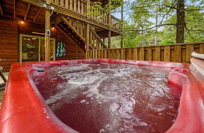 Cabin hot tub at Blue Beaver Luxury Cabins.
