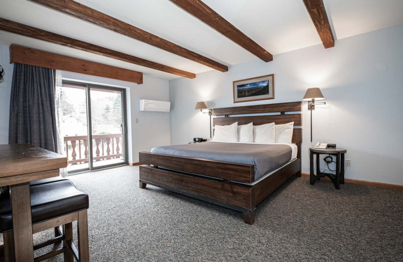 Guest room at Hotel Vienna.
