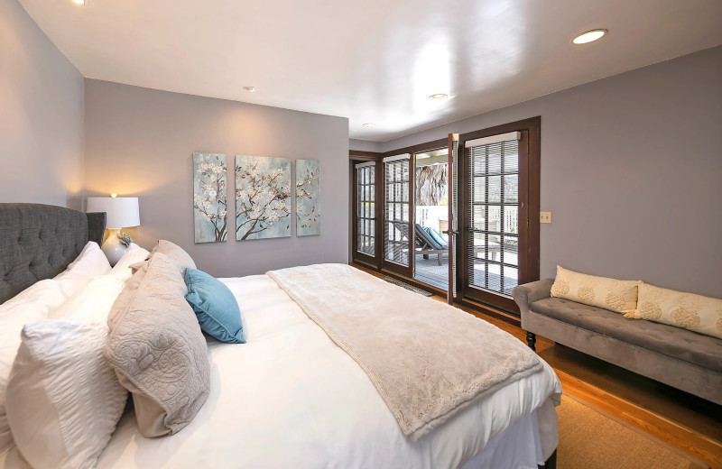 Guest room at De La Vina Inn.